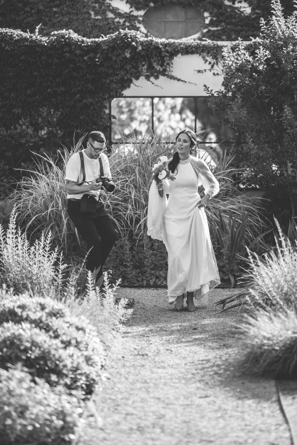 Manu Aguirre fotografiando una boda